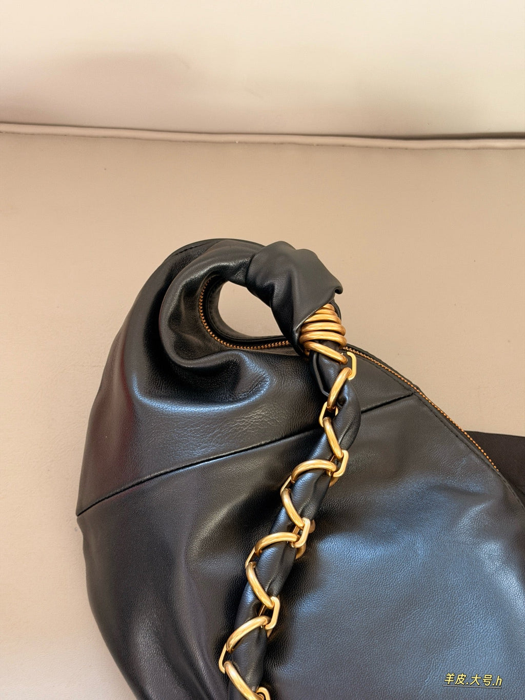 Round leather shoulder strap, crescent shaped semi-circular hobo, underarm bag, sheepskin