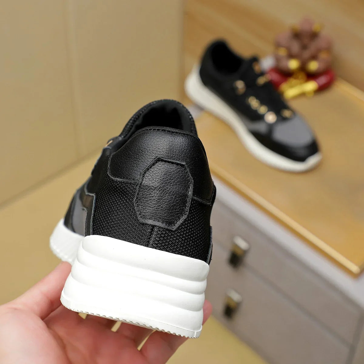Calf leather sports shoes