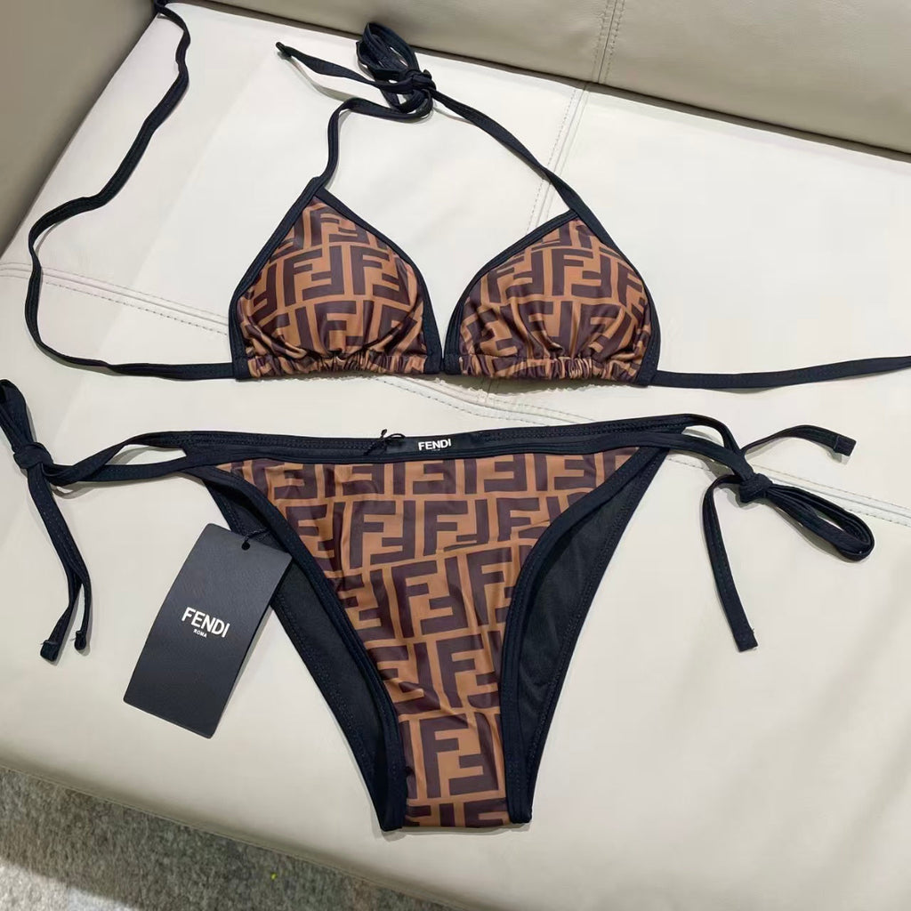 New split camisole swimsuit