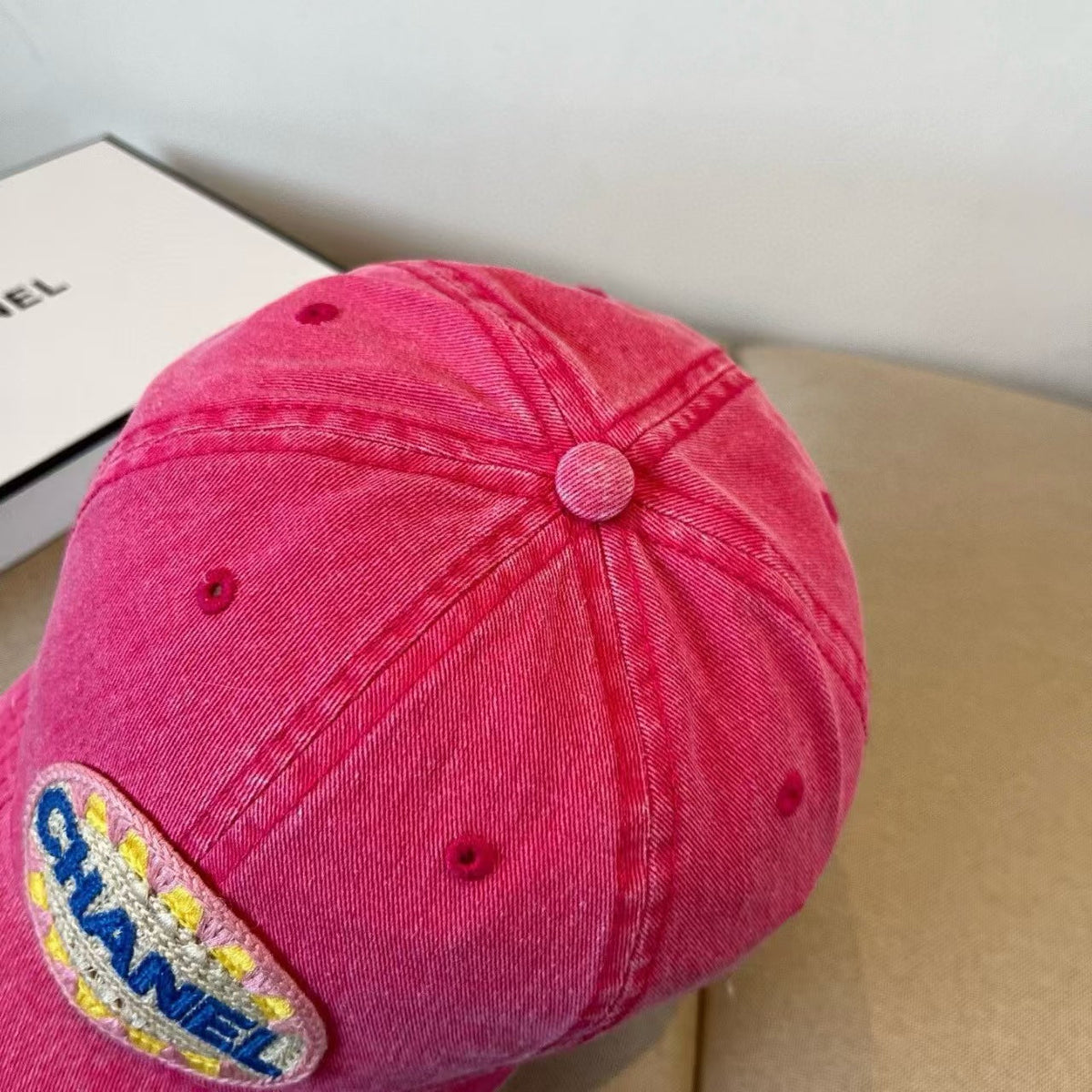 Explosive letter embroidered baseball cap