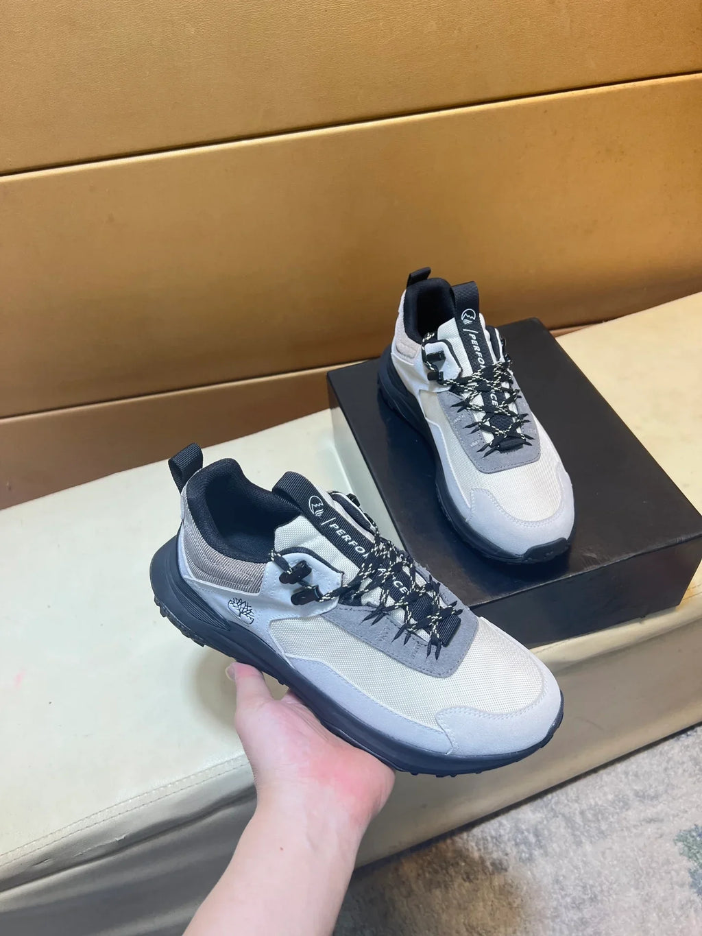 Low cut outdoor casual shoes