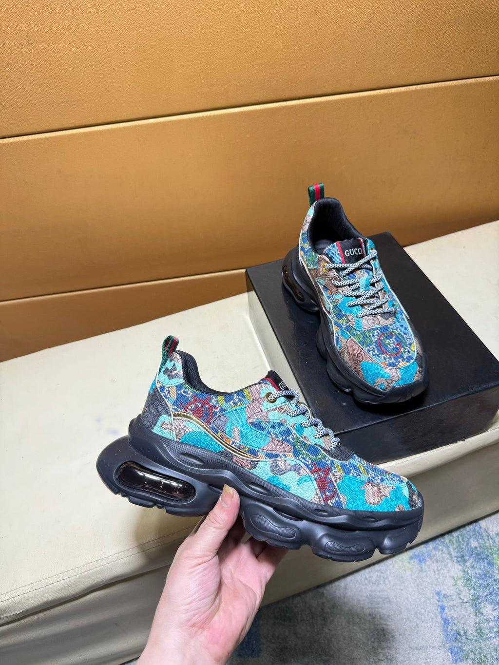 Unique modern style sports shoes