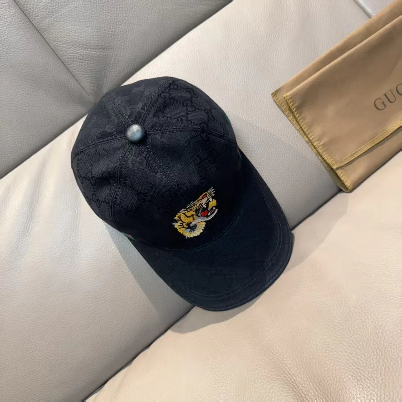 New embroidered baseball cap