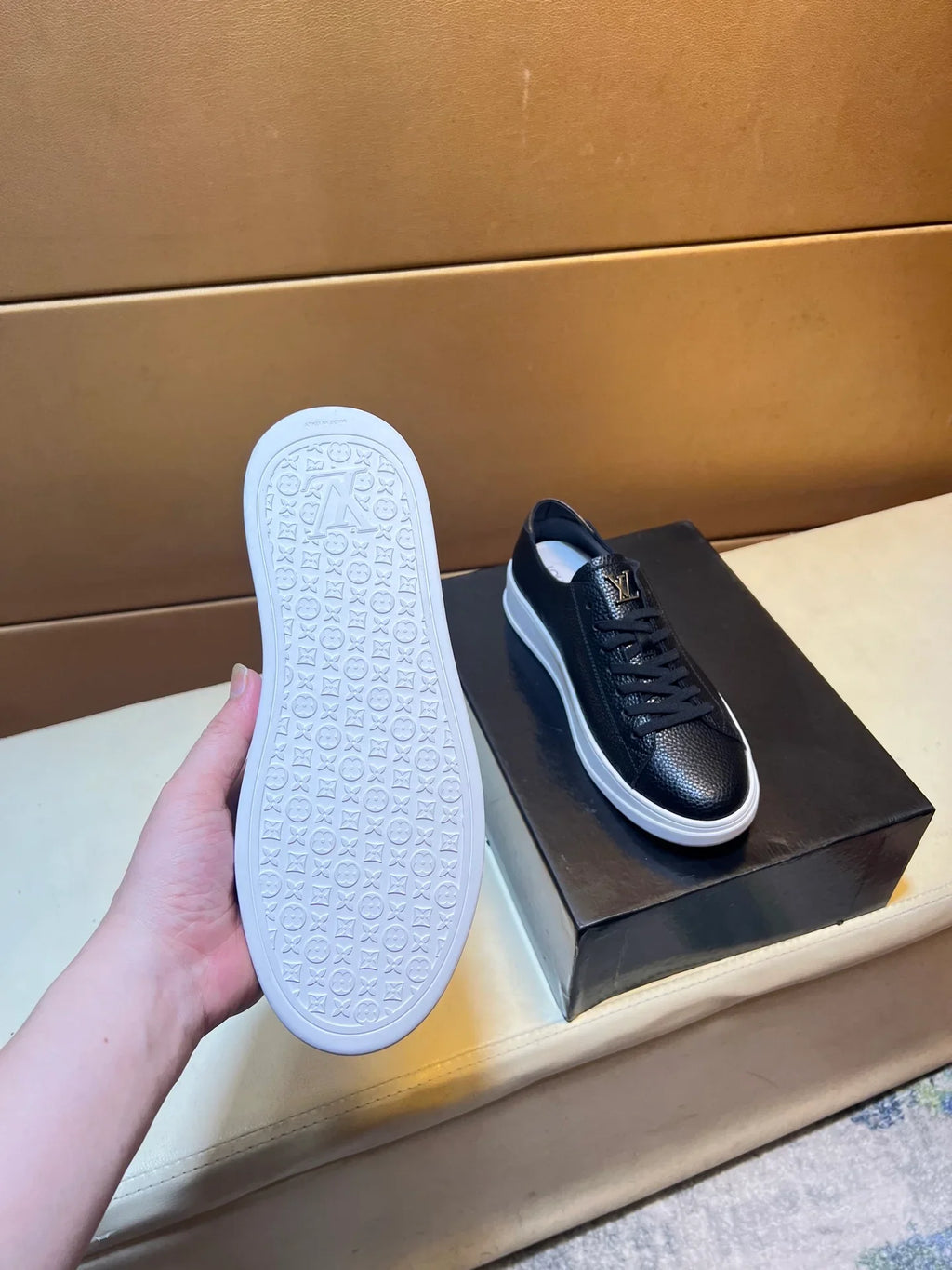 🏃 Casual shoes are a must-have for trendy men