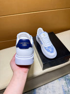 Unique modern style sports shoes