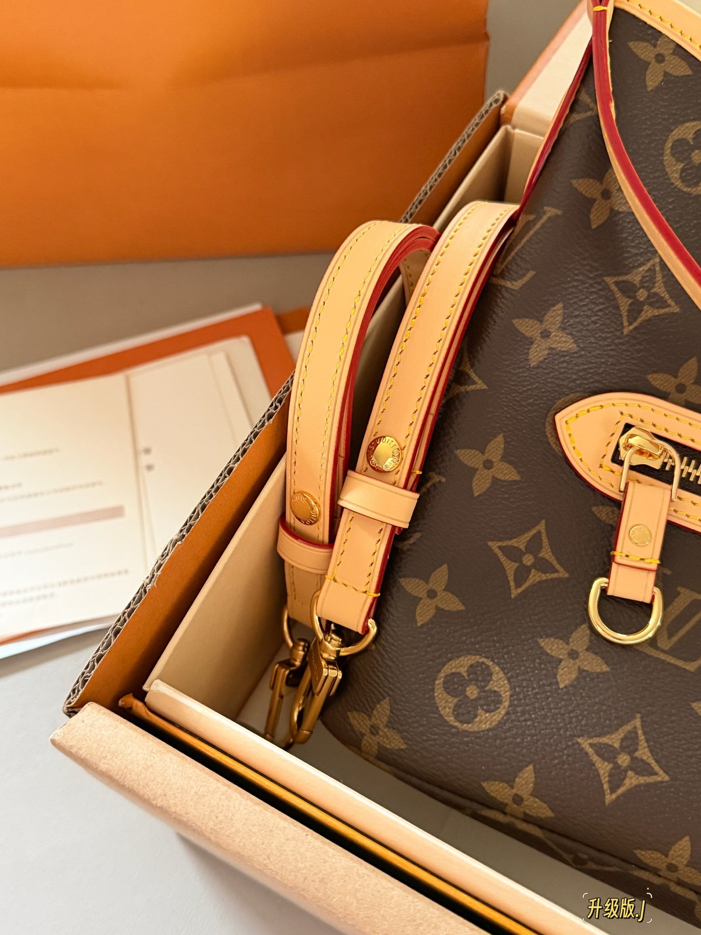 Smiling Zipper LINEUP Crescent Tote Tote Bag