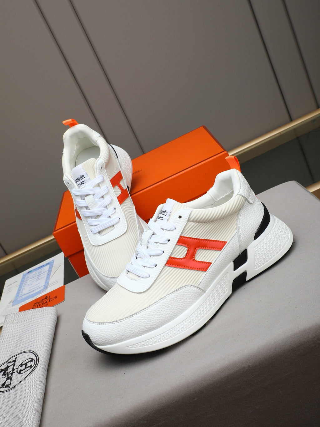 Men's casual sports shoes