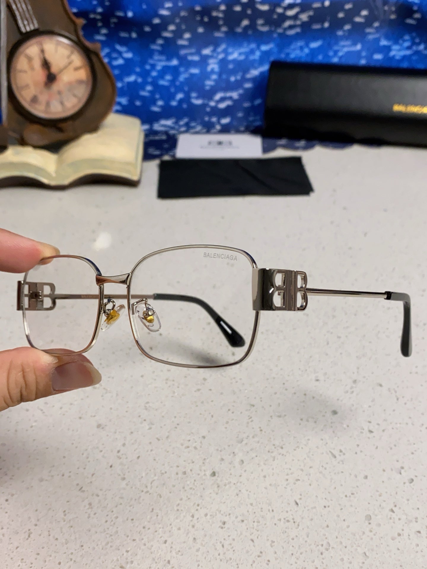 New metal retro box, refined gold wire rectangular gold and silver frame for men and women, can be paired with myopia glasses trend