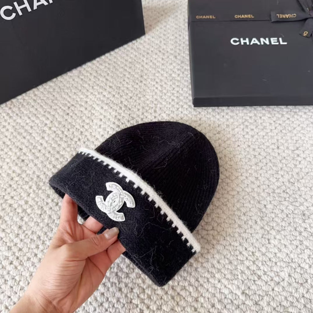 Explosive classic knitted hat