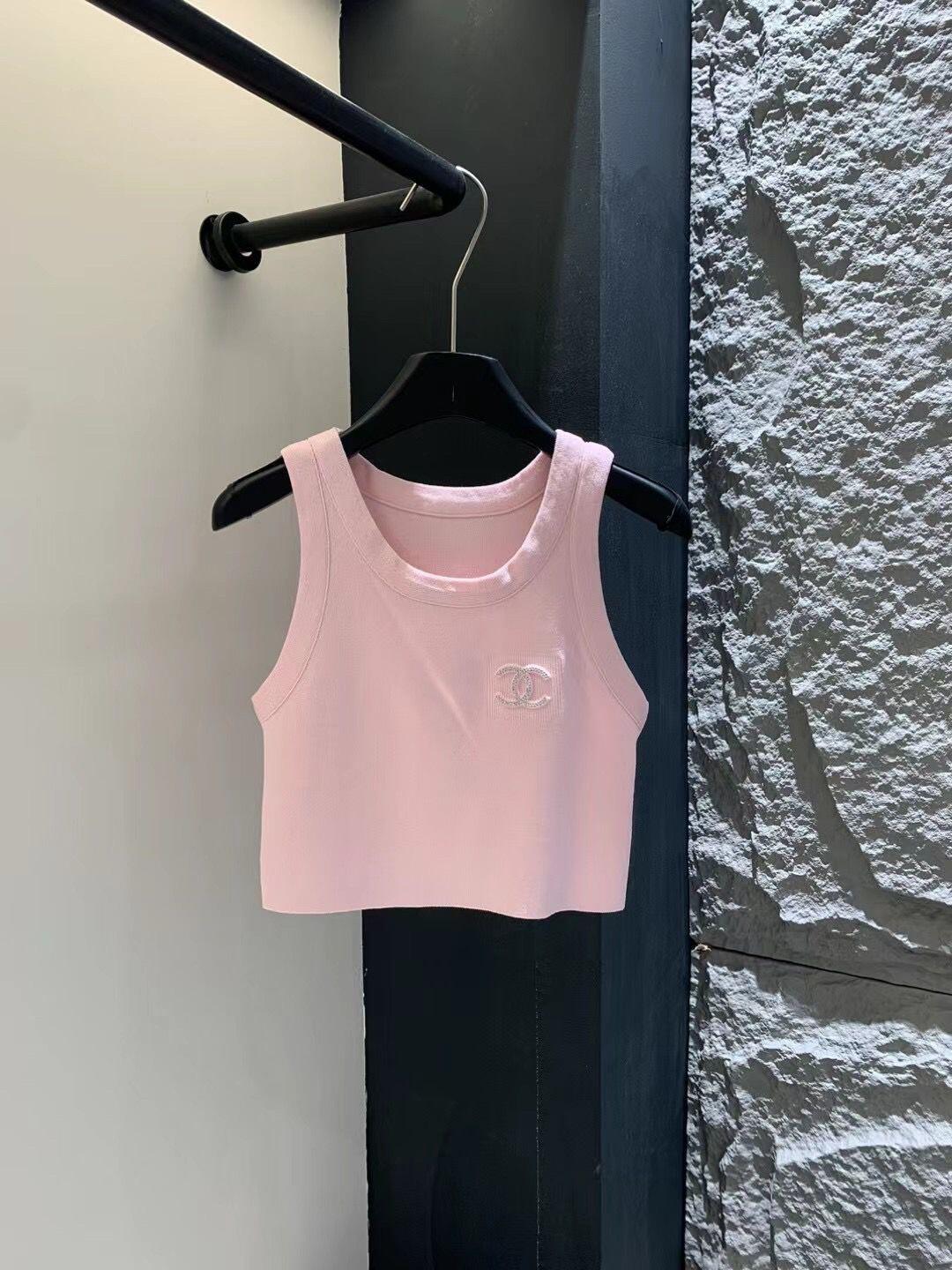 new knitted vest