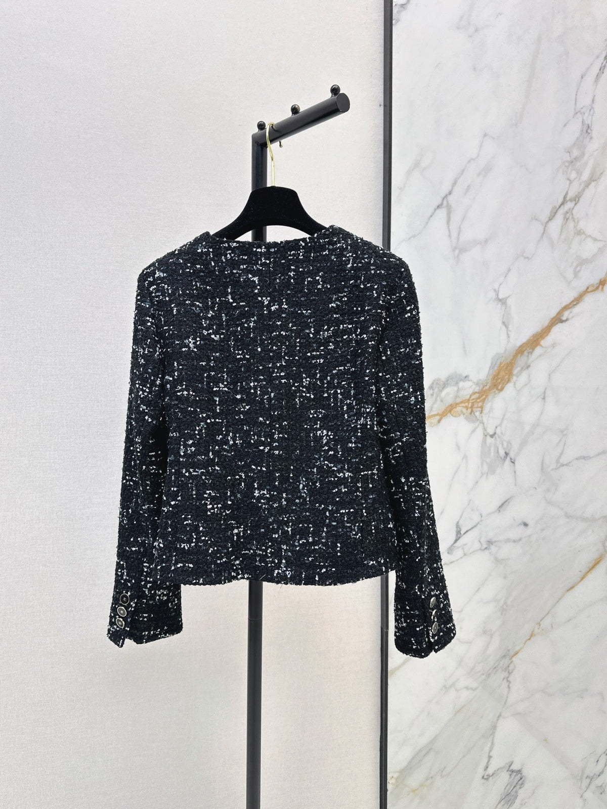 Chanel/Frayed-Edge Tweed Jacket
