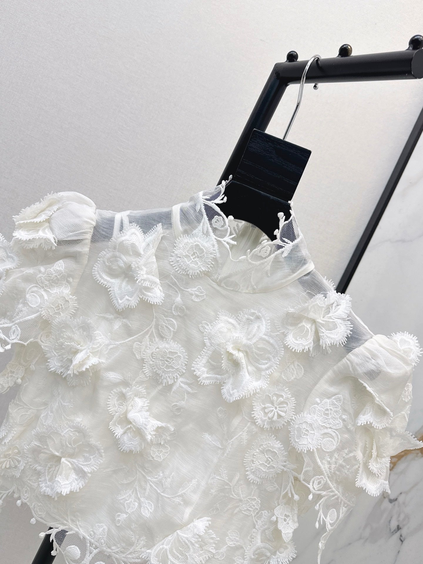 zimmermann/26ss 3D Floral Sleeveless Cropped Top