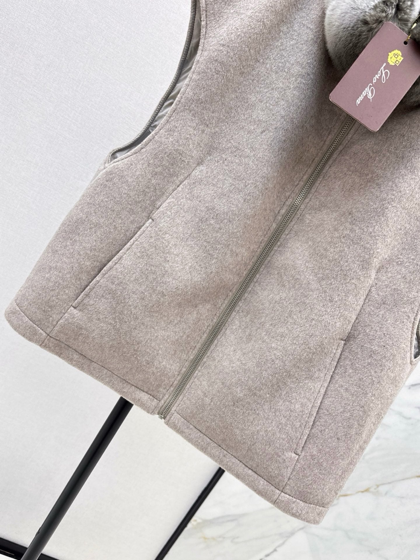 LORO PIANA/ 26 Early Autumn Latest Wool Vest
