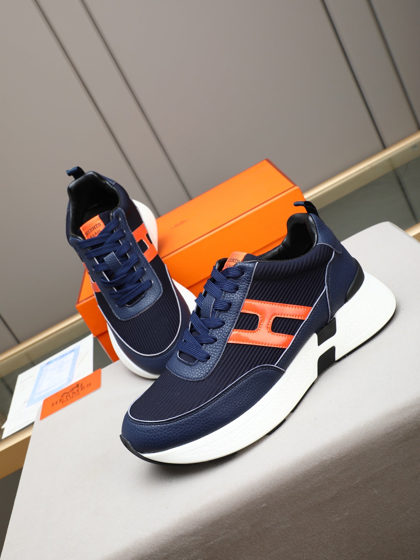 Men's casual sports shoes