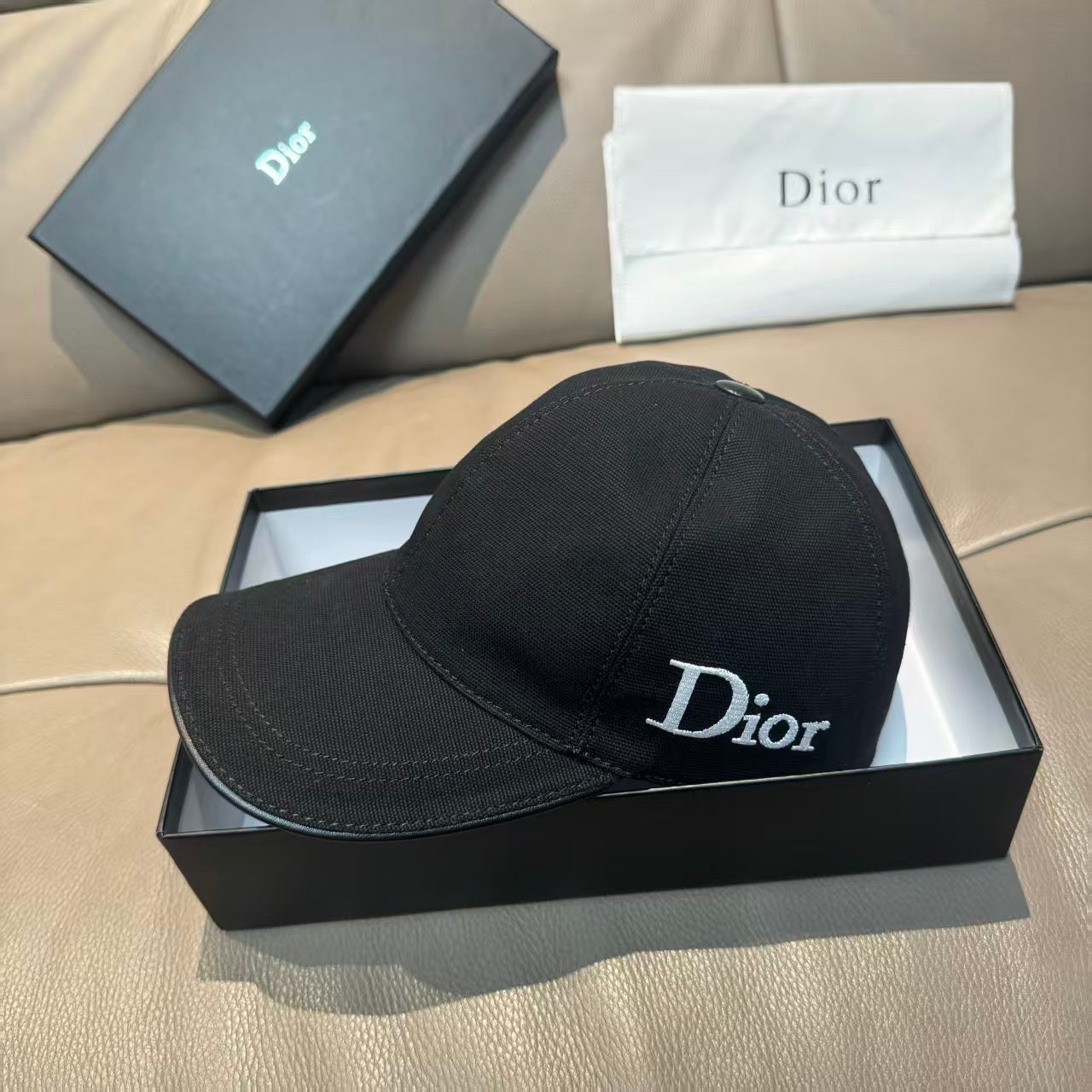 New letter embroidered baseball cap