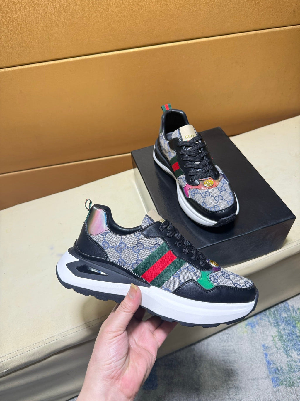 Unique modern style sports shoes