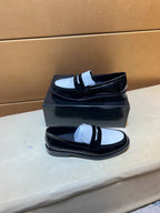 Modern style sports shoes