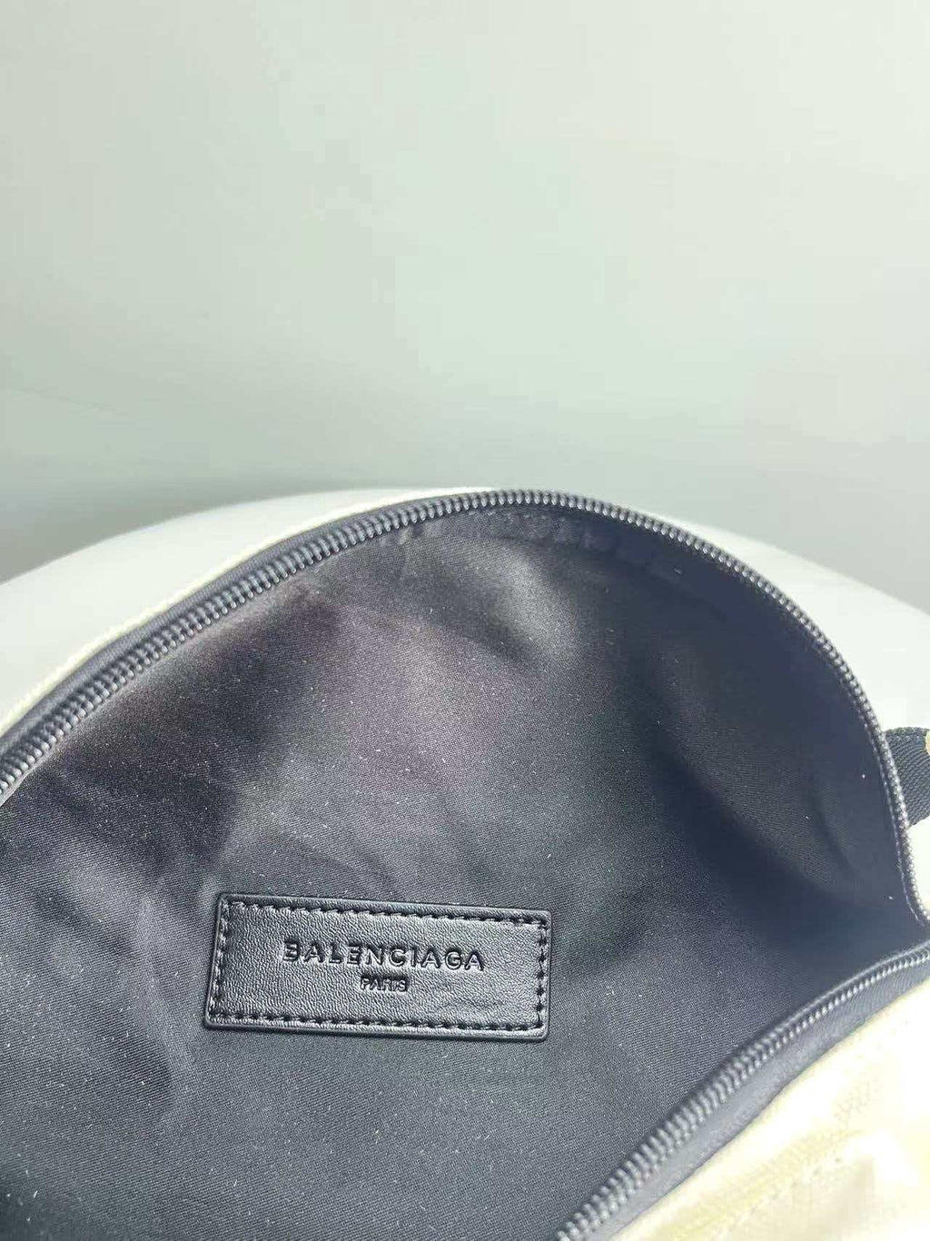 Canvas chest bag waist bag is simple and lightweight