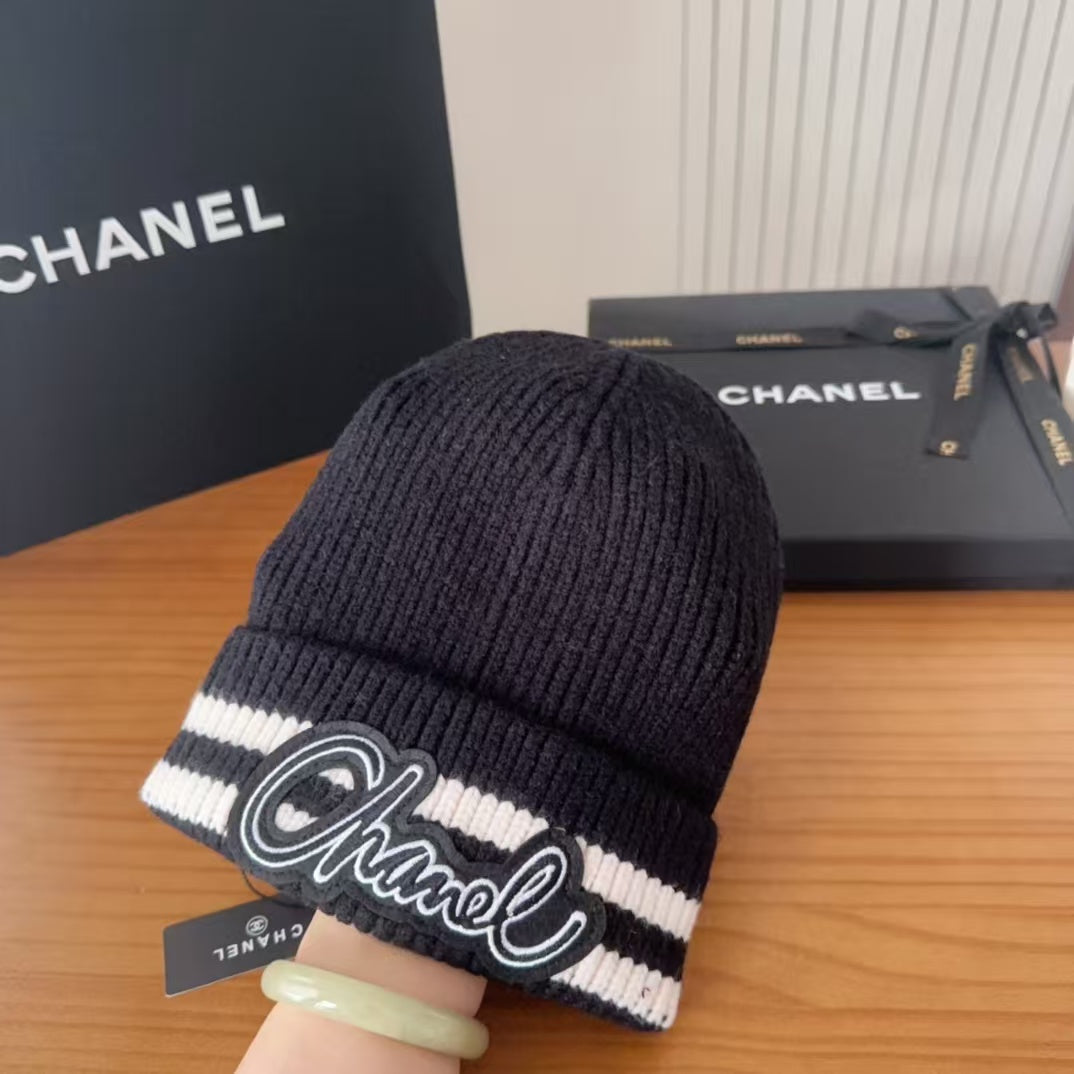New autumn and winter hats