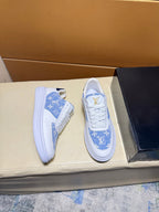 Unique modern style sports shoes