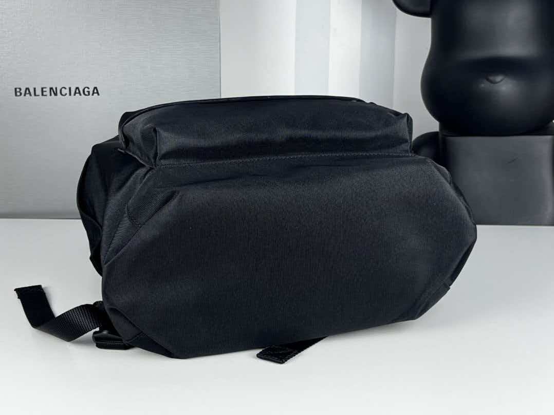 Street style minimalist trendy backpack