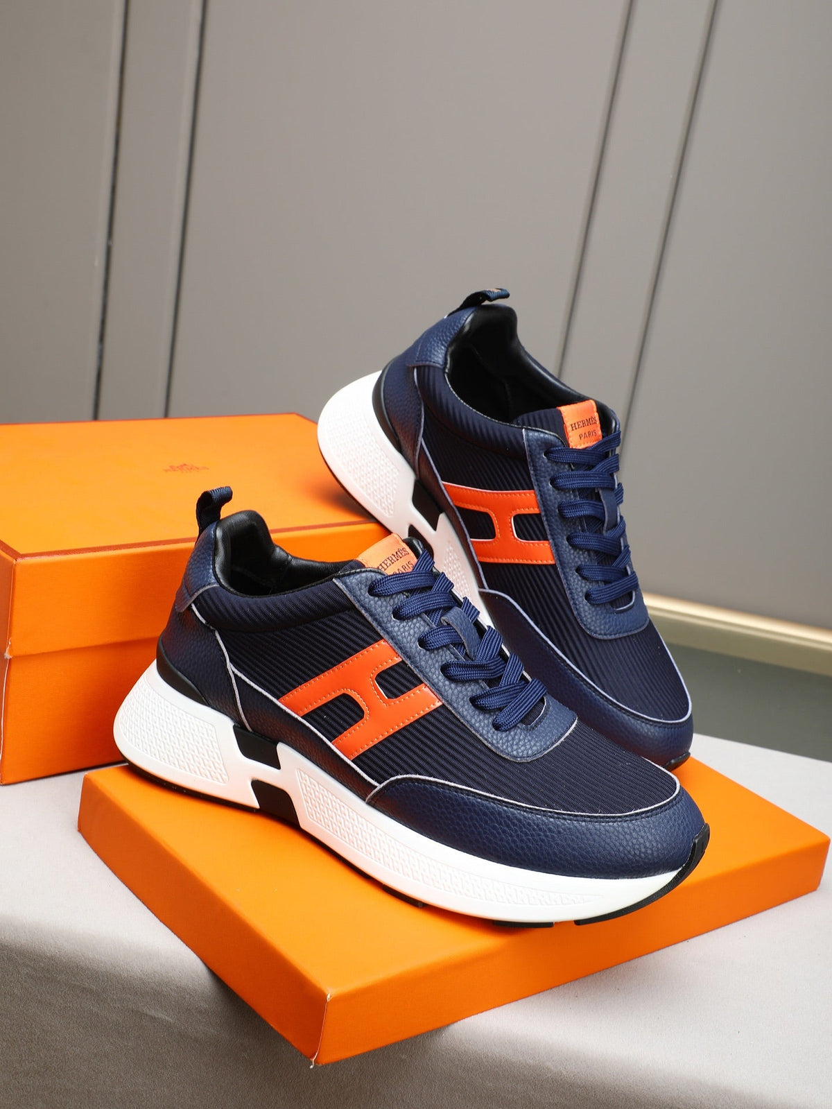 Men's casual sports shoes