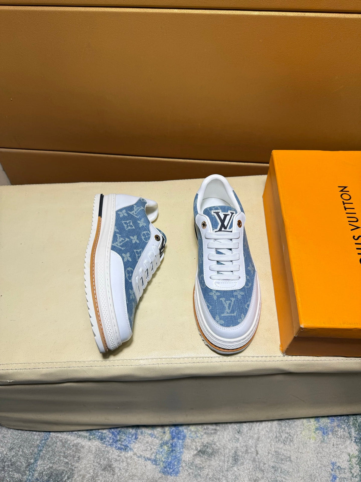 🏃 Casual shoes are a must-have for trendy men