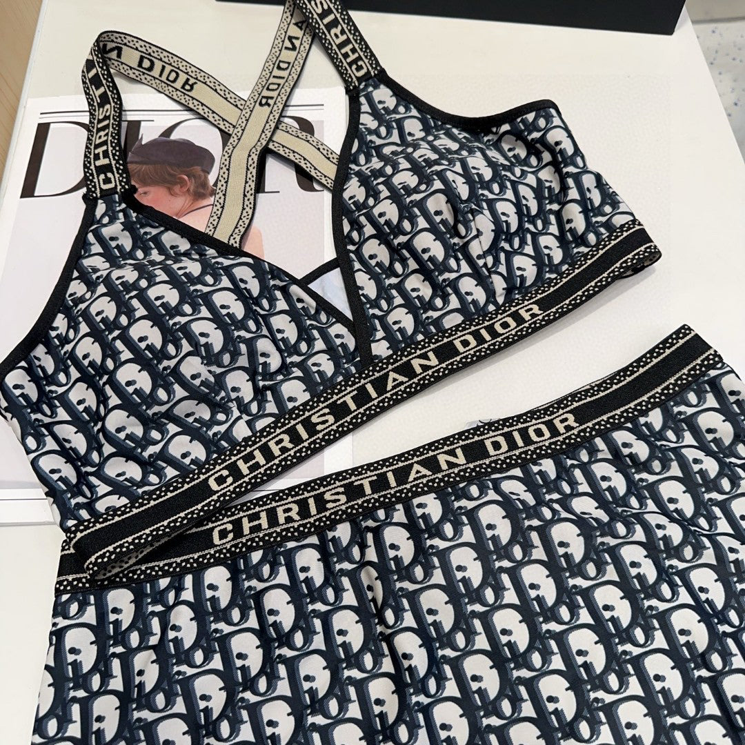 25 Athletic Zip Tank + Shorts Set