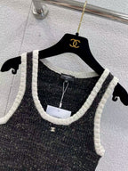 New hidden-design slim-fit knit vest