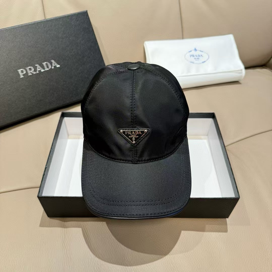 New triangular metal baseball cap