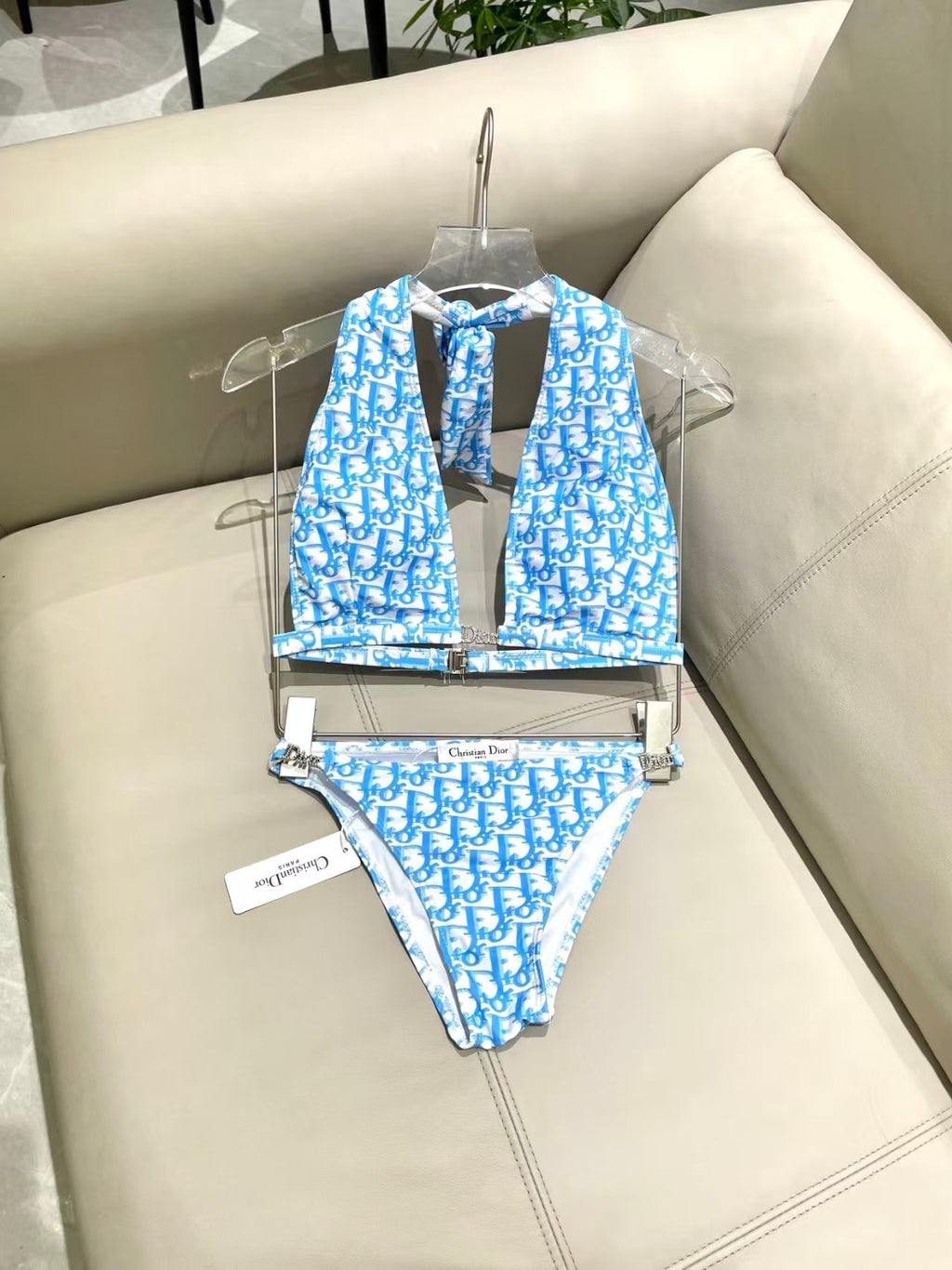 New quick drying elastic swimsuit