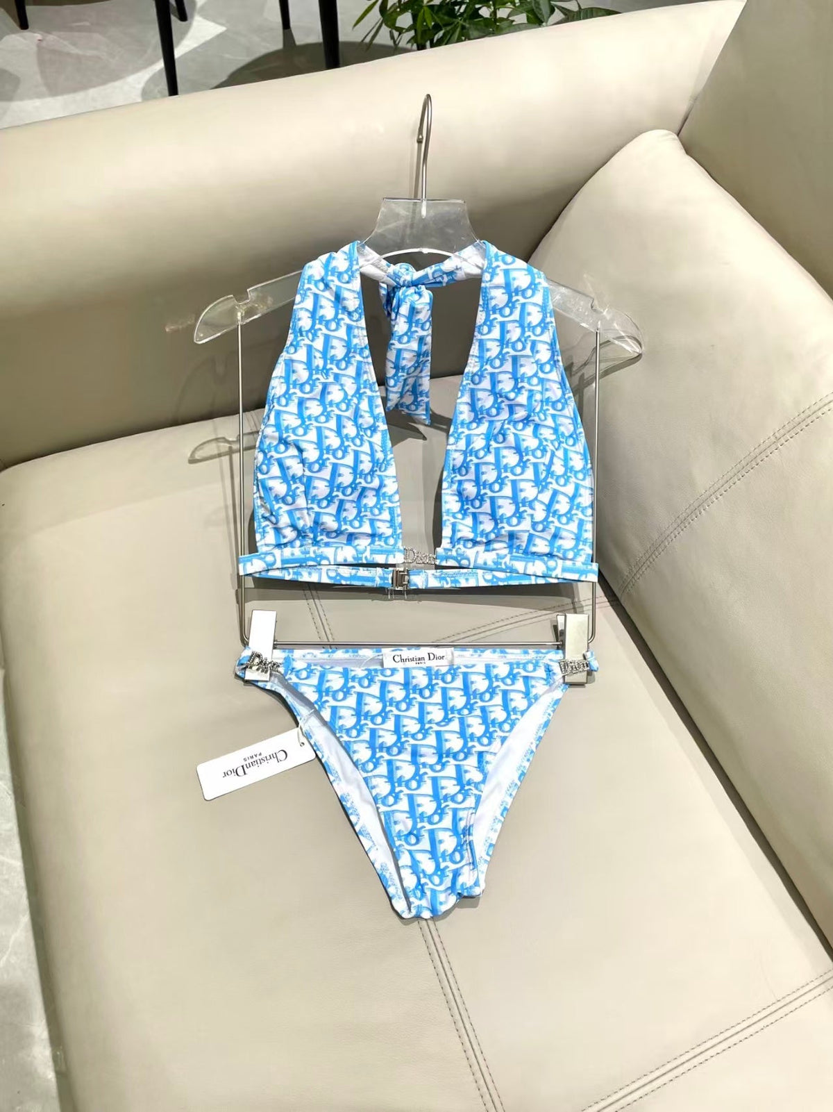 New quick drying elastic swimsuit