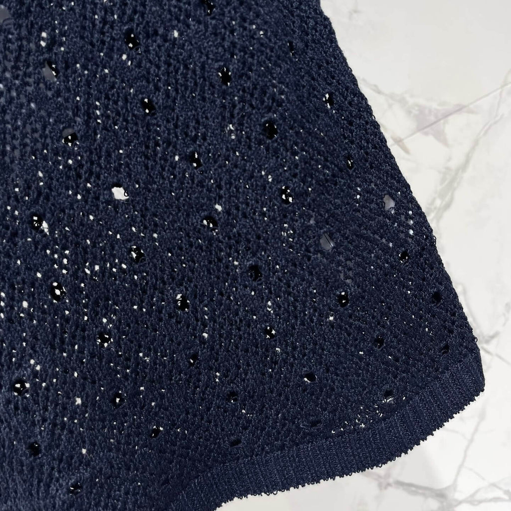 Minimalist Wave-Edge Cut-Out Vest