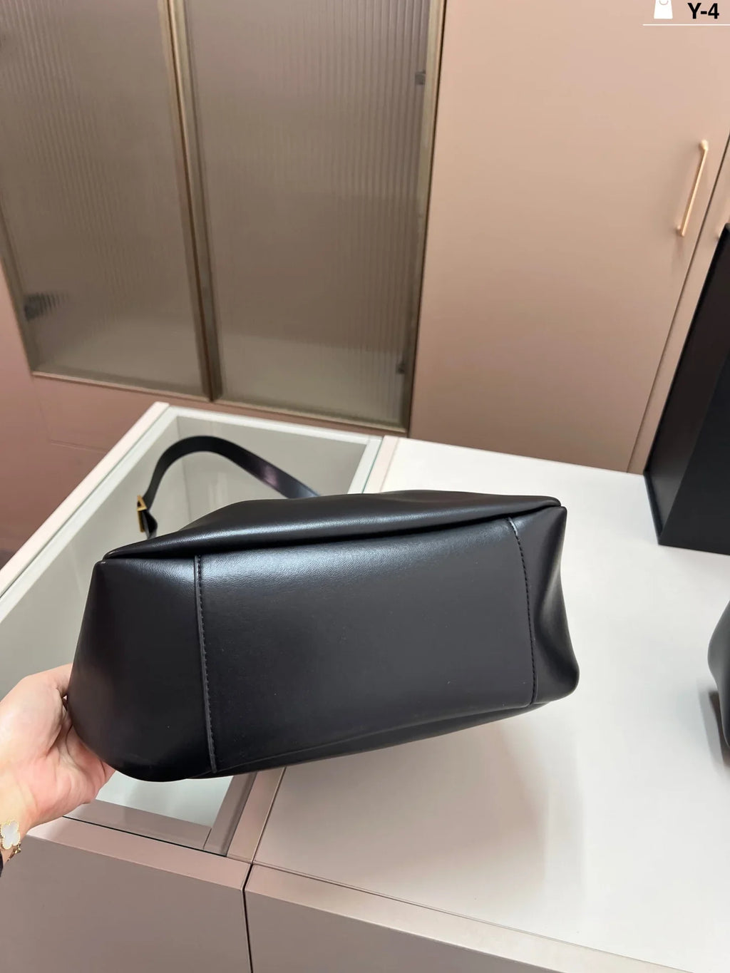 Elegant and independent temperament bag