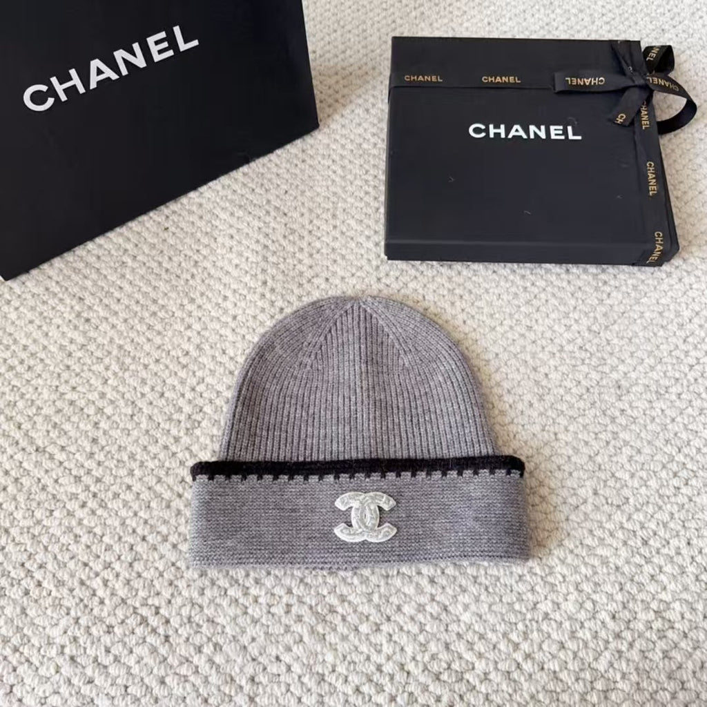 Explosive classic knitted hat