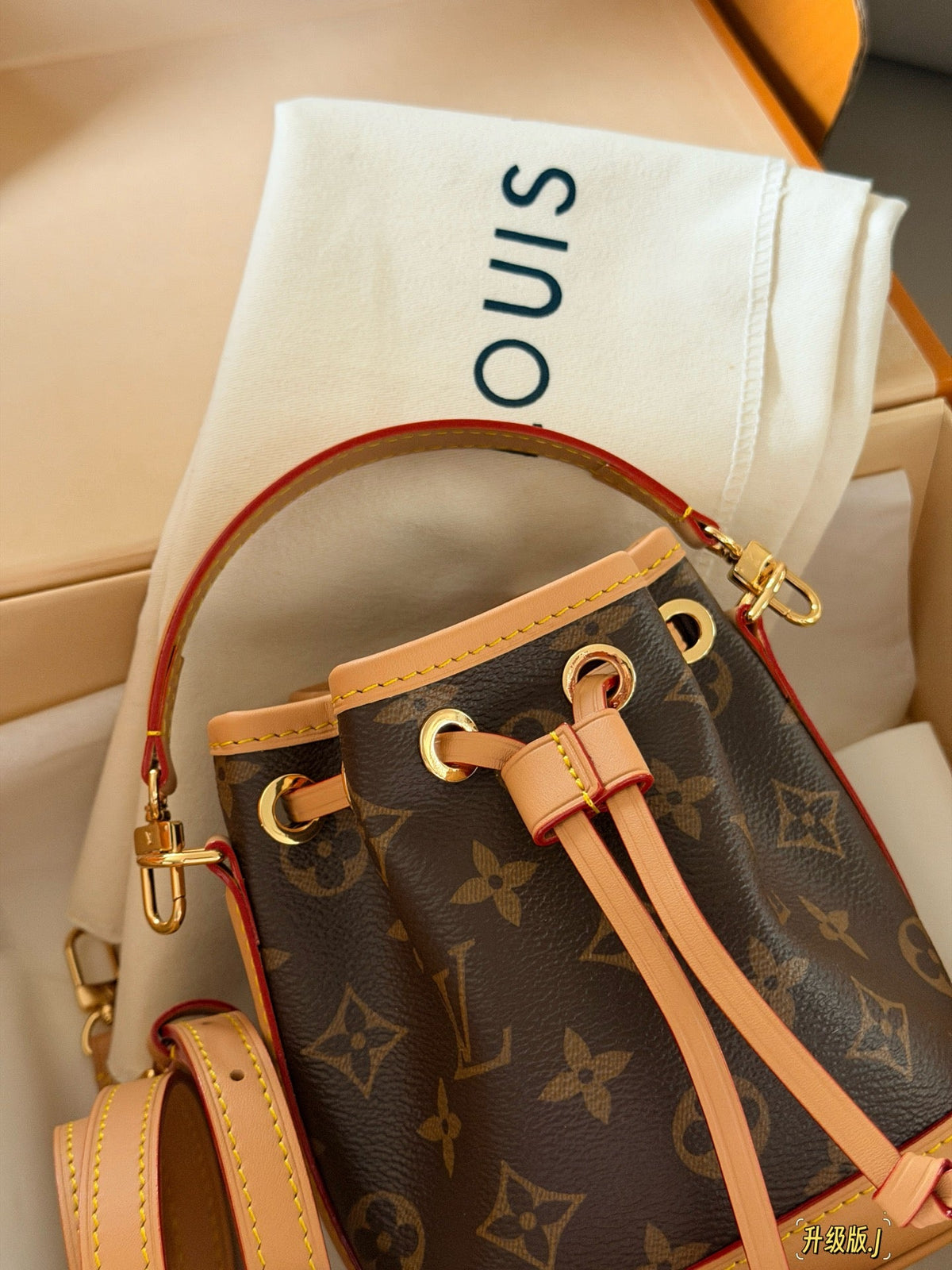 Old flower drawstring mini bucket bag