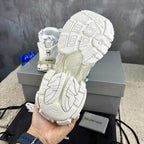 Wear and tear style sports shoes