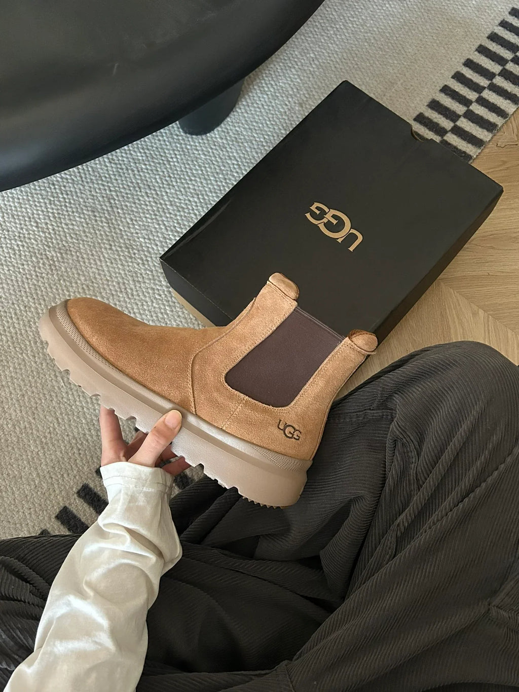 Fashionable high top short