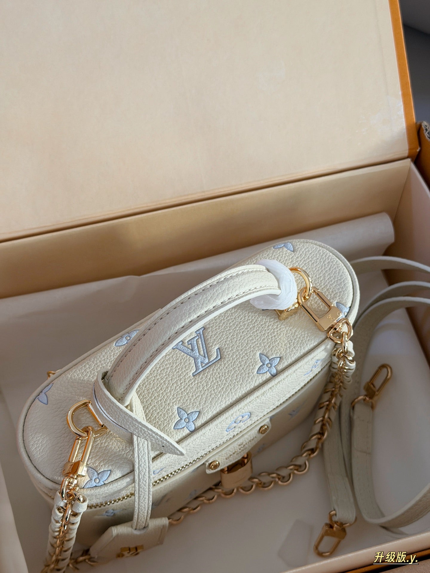 Ice cream blue lock flat makeup bag