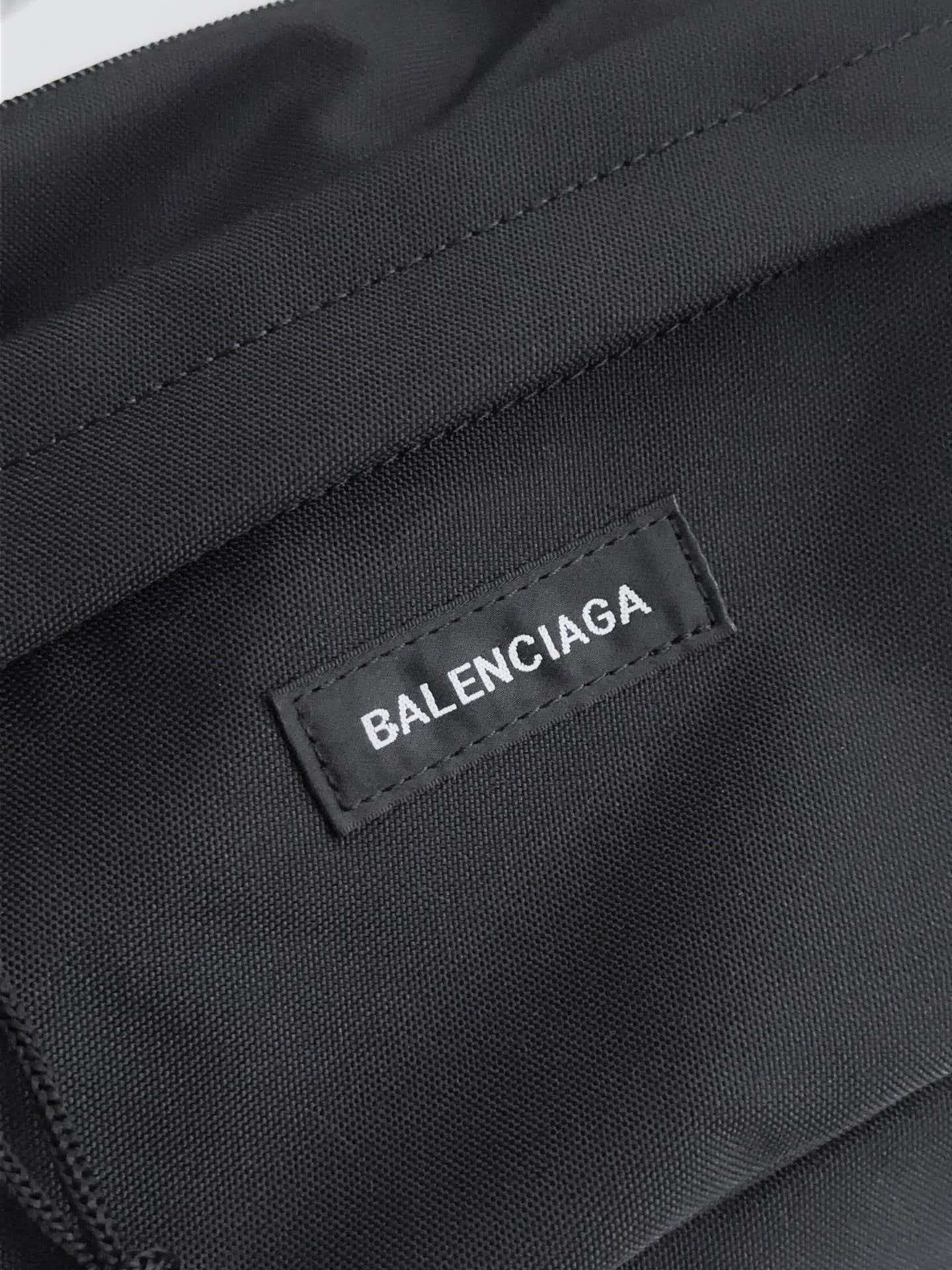 Black recycled nylon shoulder bag armpit bag