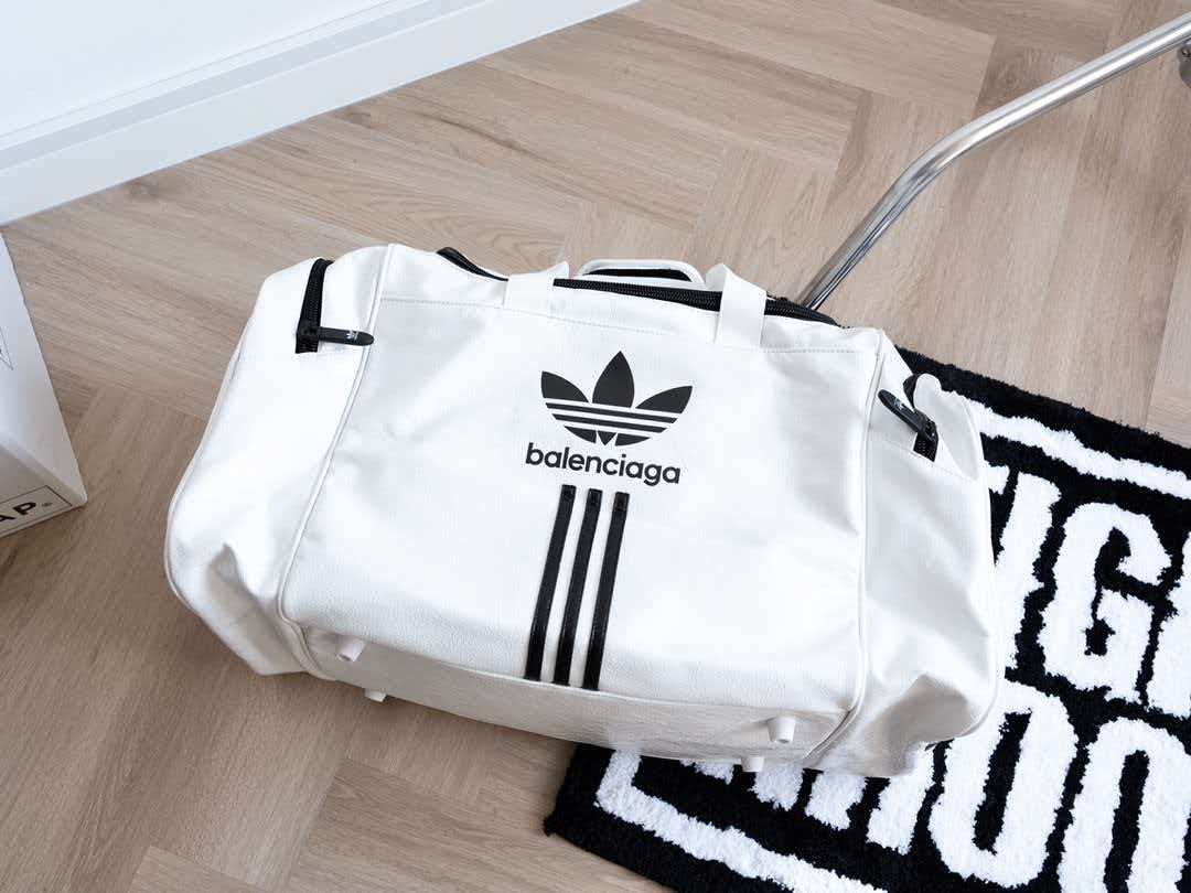 Antique fine grain genuine leather handbag, travel bag