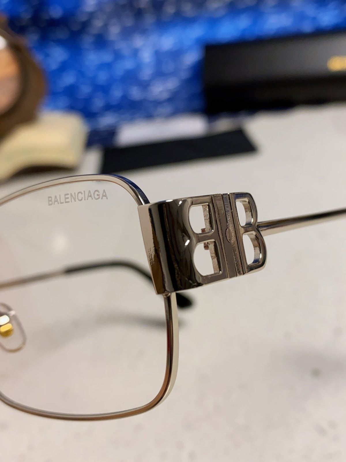 New metal retro box, refined gold wire rectangular gold and silver frame for men and women, can be paired with myopia glasses trend