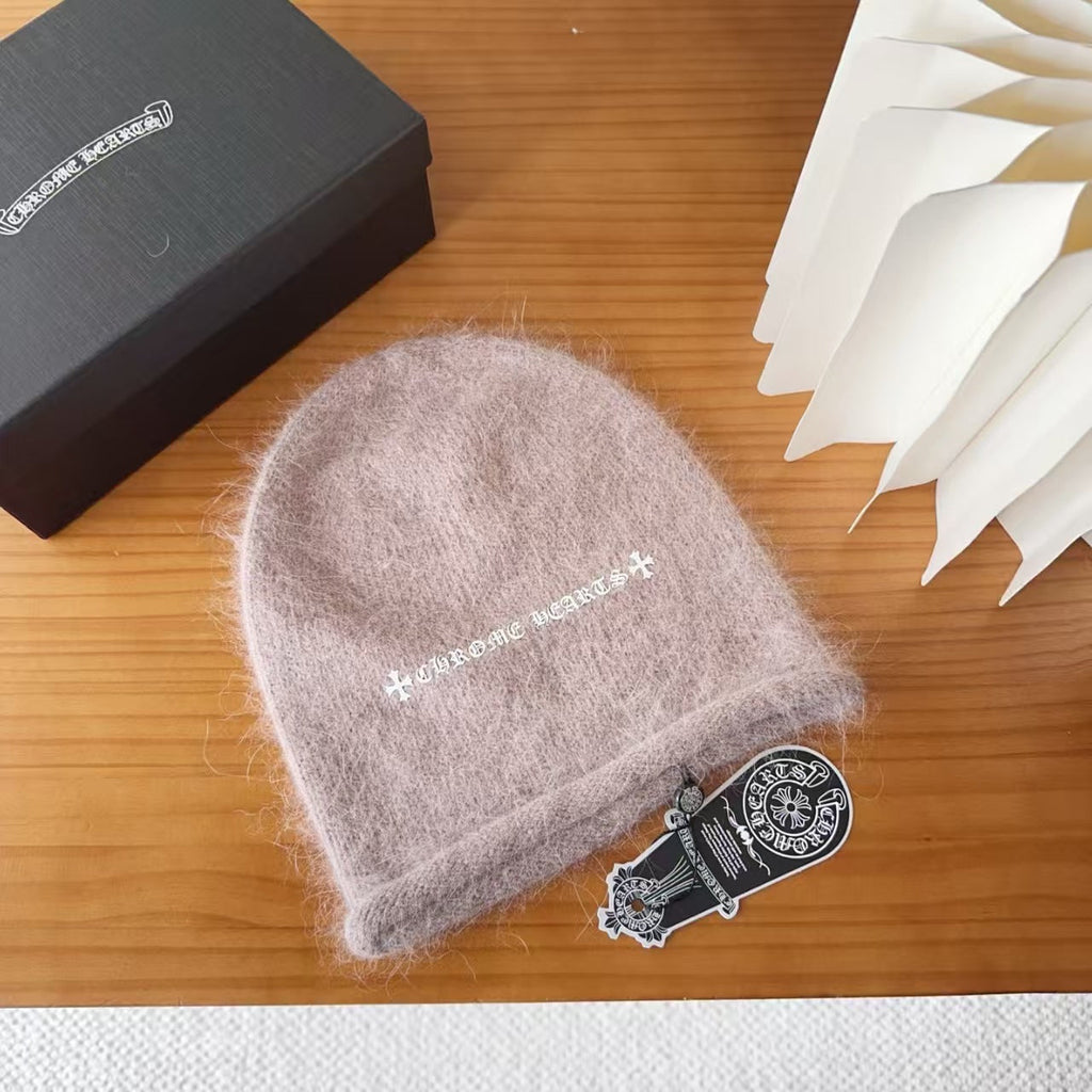 New versatile hat