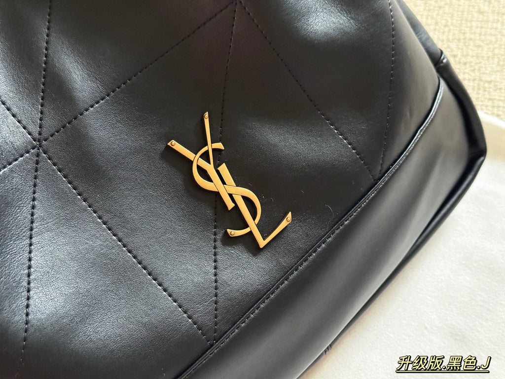 Triangular drawstring tote bag