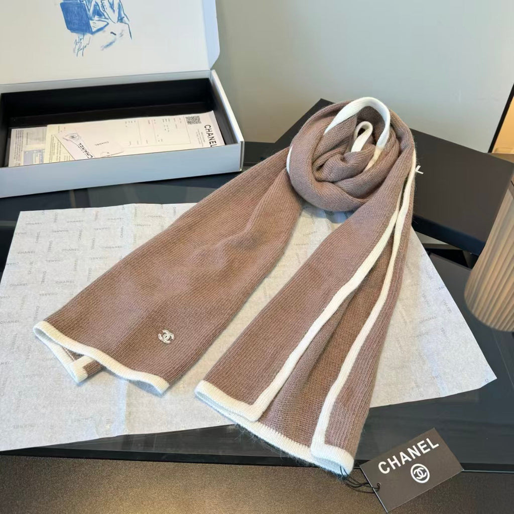 New set scarf