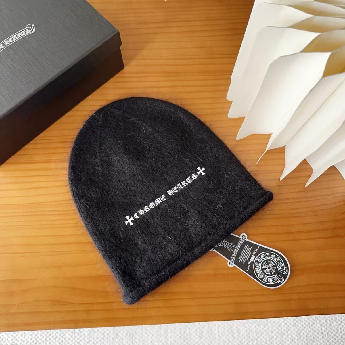 New versatile hat