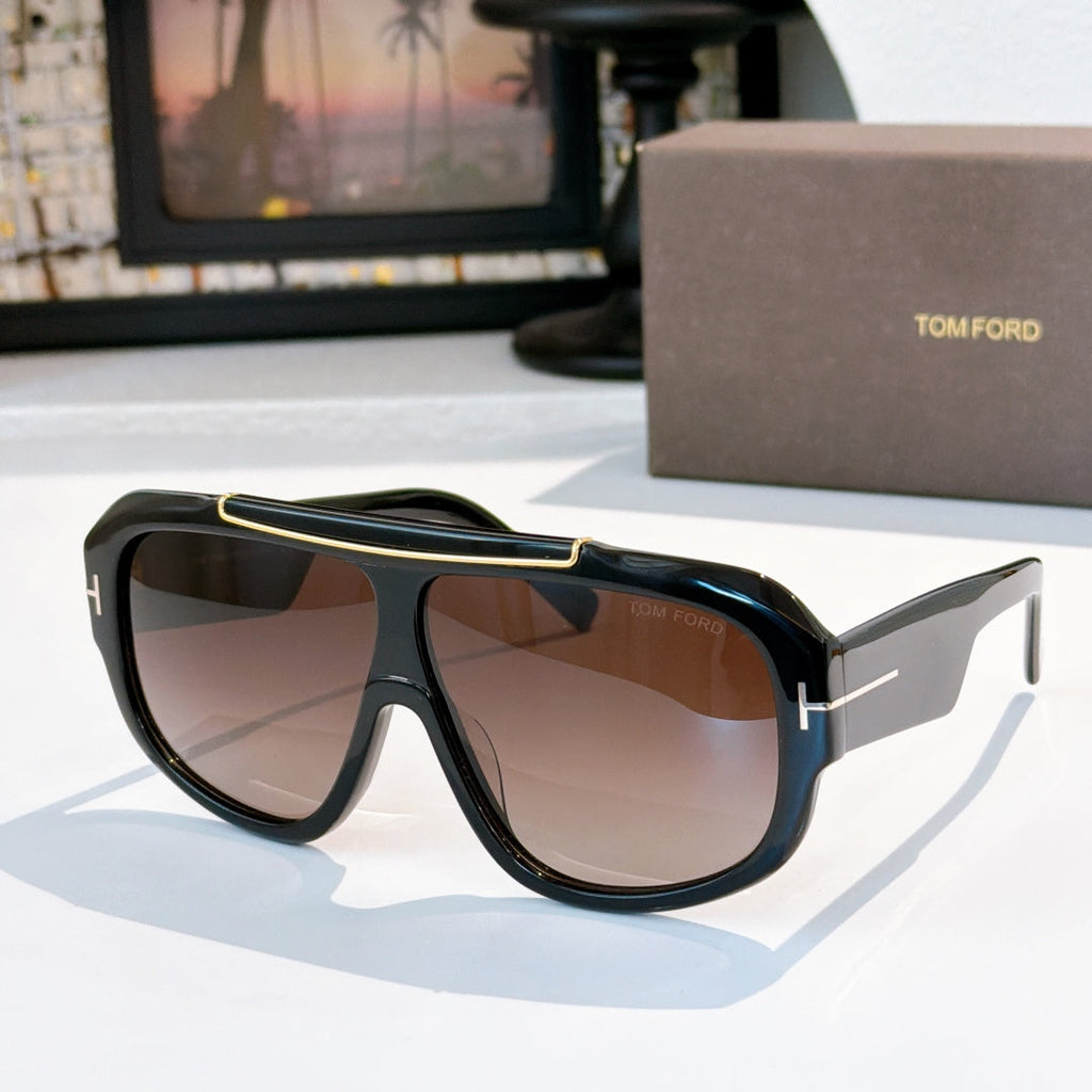 Large frame pilot sunglasses