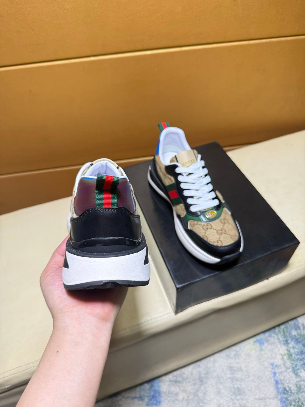 Unique modern style sports shoes
