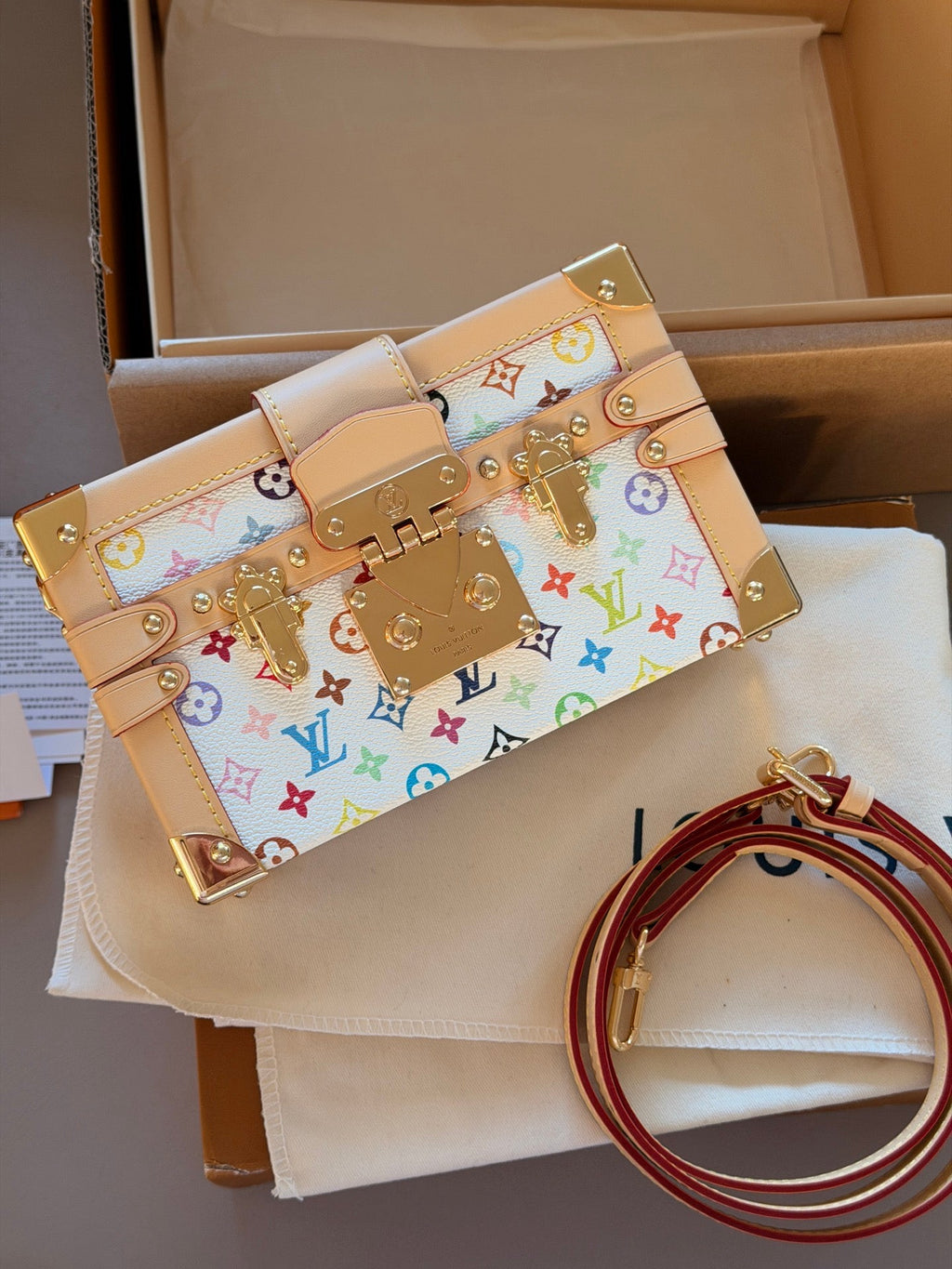 White tri color lock hard box