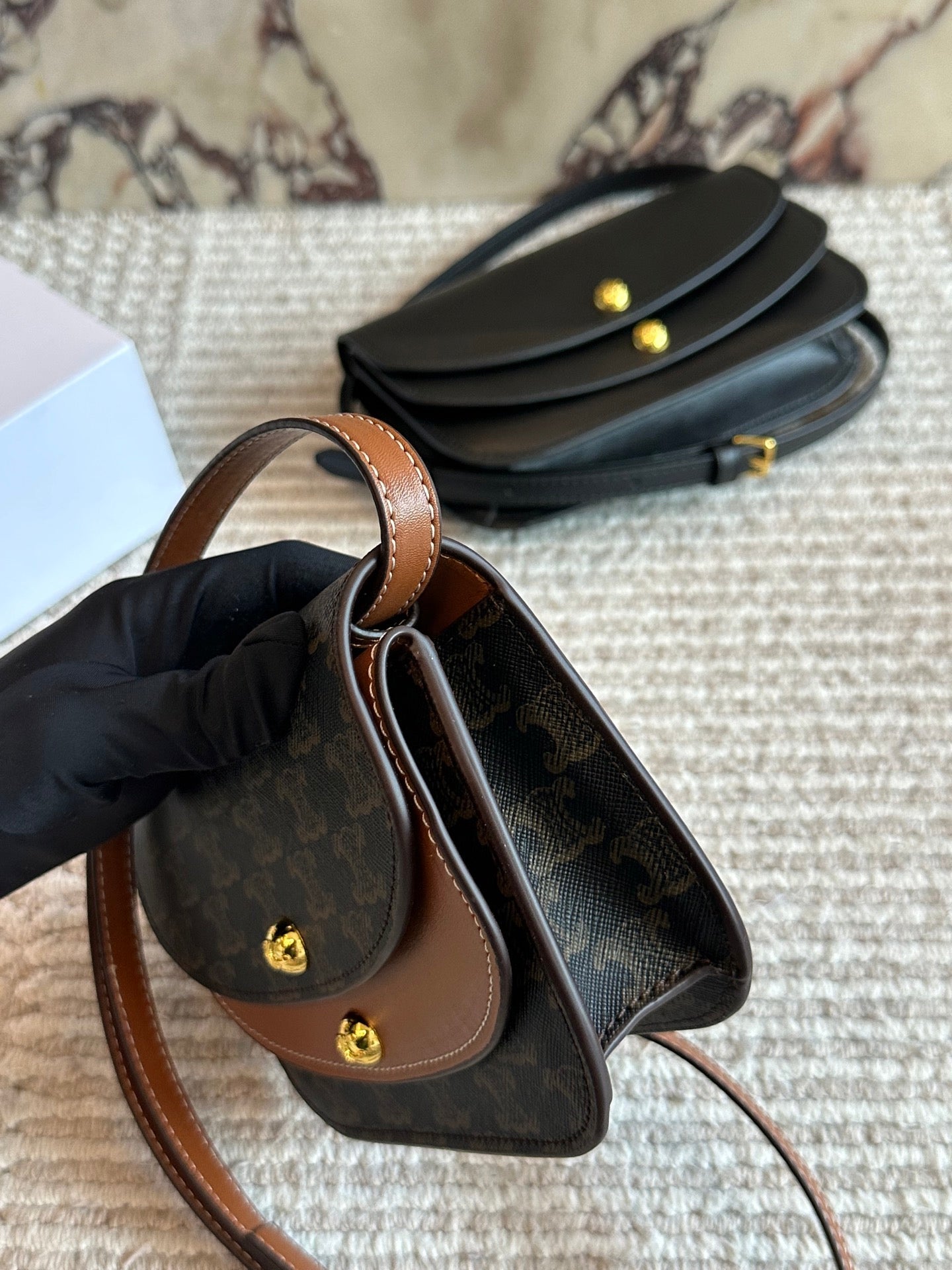 Double button semi-circular envelope package